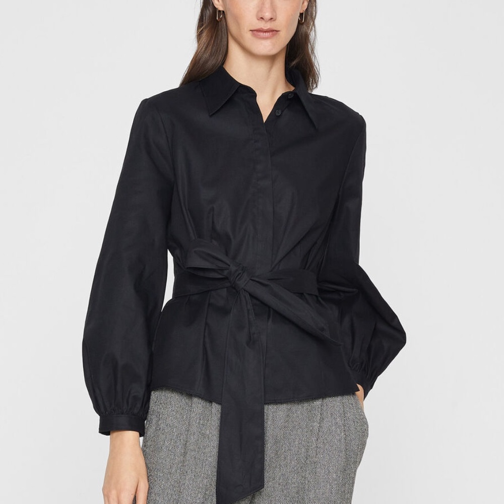 Fitted Balloon Sleeve Top - New With Tags - NEVER WORN - Black*